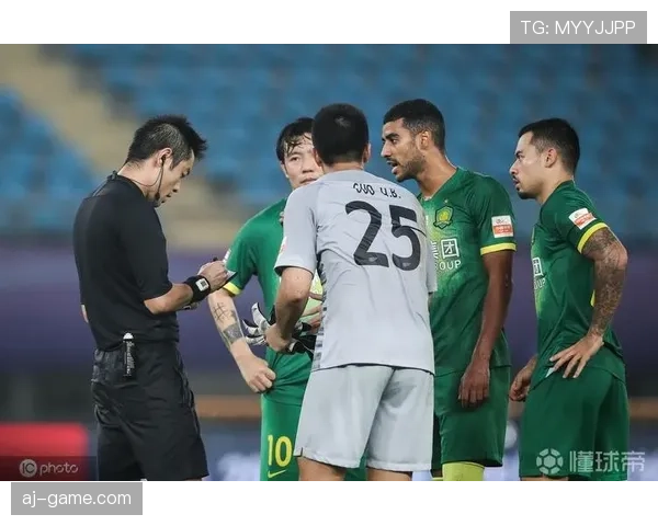 门将阻挡判罚标准详解：什么时候算犯规，裁判如何判定？