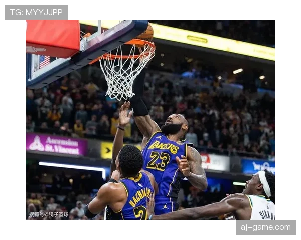 隆多无球跑动制造错位，改变湖人进攻节奏