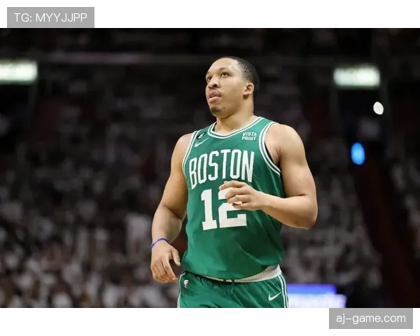 格兰特·威廉姆斯无球跑动提升防守质量 拉开球队多点进攻空间